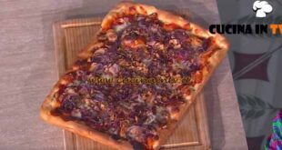È sempre mezzogiorno | Pizza tonno e cipolle ricetta Fulvio Marino