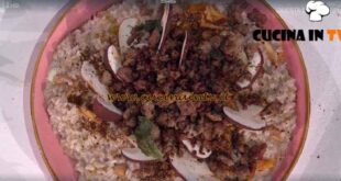 È sempre mezzogiorno | Risotto salsiccia e funghi ricetta Sergio Barzetti