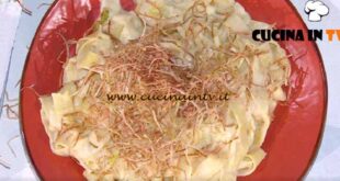 È sempre mezzogiorno | Tagliatelle robiola porri e paprika ricetta Antonio Paolino