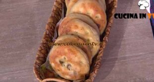 È sempre mezzogiorno | Focaccine alla nocciotella ricetta Fulvio Marino