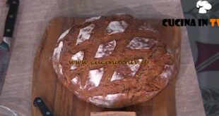 È sempre mezzogiorno | Pane rustico alle castagne ricetta Fulvio Marino