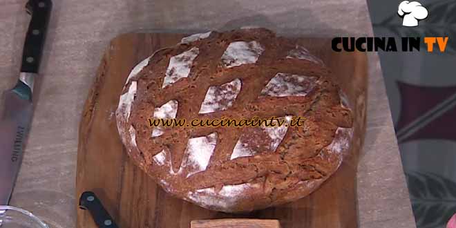 È sempre mezzogiorno | Pane rustico alle castagne ricetta Fulvio Marino