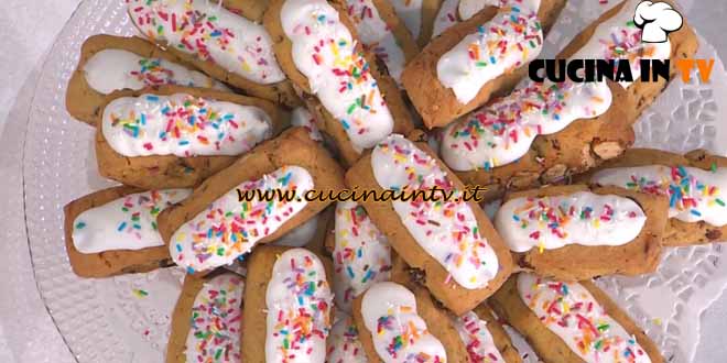 È sempre mezzogiorno | Papassini sardi ricetta Michele Farru