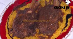 È sempre mezzogiorno | Stinco ai funghi con purè di zucca ricetta Daniele Persegani