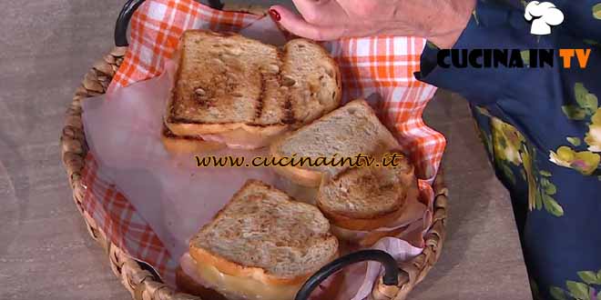 È sempre mezzogiorno | Toast del lunedì ricetta Fulvio Marino