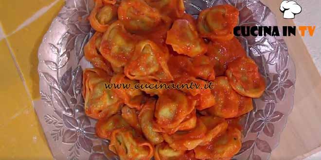 È sempre mezzogiorno | Tortelloni della vigilia ricetta Alessandra Spisni