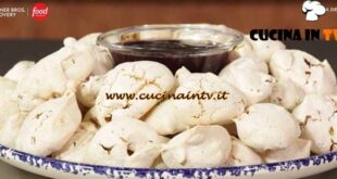 La cucina delle monache | Paste bianche con salsa al melograno