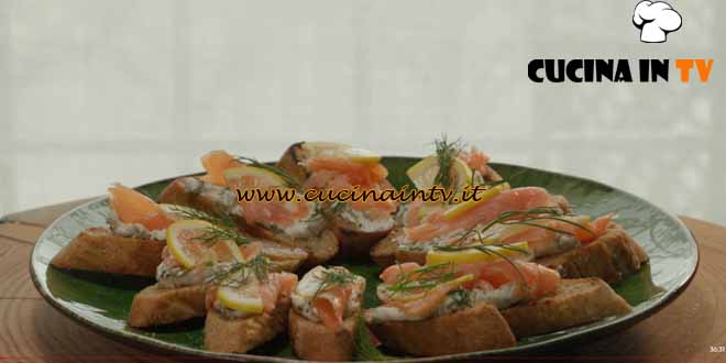Cucina Economica | Corona di bruschette ricetta Csaba Dalla Zorza