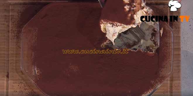 È sempre mezzogiorno | Tiramisù di panettone ricetta Andrea Mainardi