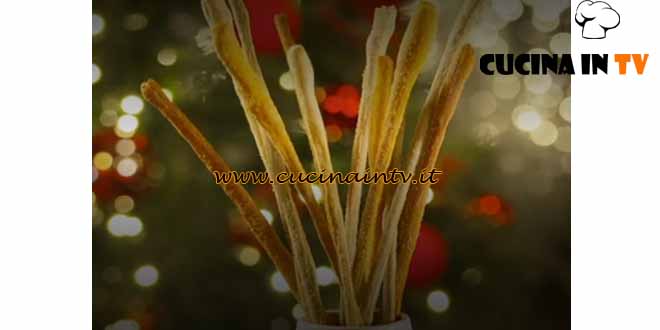 Le ricette delle feste di Peppe Guida | Grissini multicolore ricetta Peppe Guida