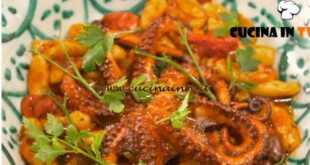 Le ricette delle feste di Peppe Guida | Strozzapreti con sugo alla Luciana ricetta Peppe Guida