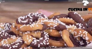 È sempre mezzogiorno | Ciambelline vaniglia e cacao ricetta Natalia Cattelani