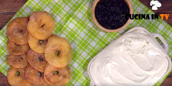 È sempre mezzogiorno | Frittelle di mele ricetta Barbara De Nigris