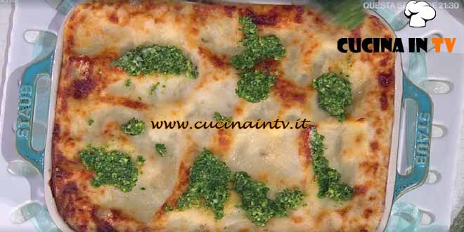 È sempre mezzogiorno | Lasagnetta radicchio scamorza e salsiccia ricetta zia Cri