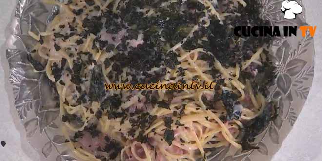 È sempre mezzogiorno | Linguine cacio e pepe con cavolo e salsiccia ricetta Federico Fusca