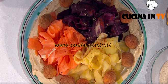 È sempre mezzogiorno | Tuorli croccanti con hummus di fagioli ricetta Barbara Agosti