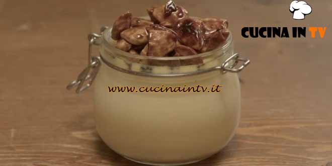 La natura nel piatto | Torta fredda di latte con mandorle croccanti ricetta Marco Bianchi