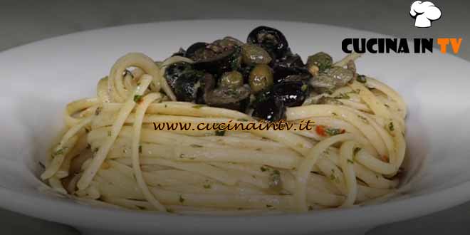 Le ricette del convento | Linguine con capperi acciughe e olive