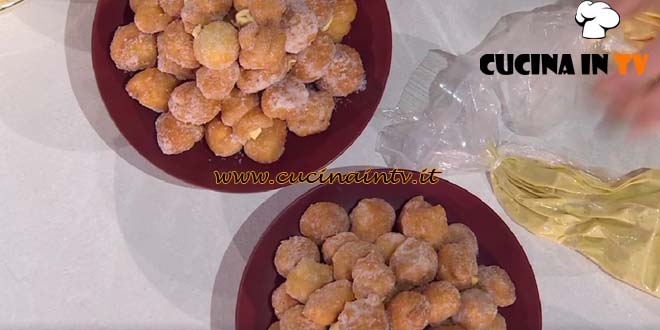 È sempre mezzogiorno | Bignè di Carnevale ricetta Gian Piero Fava