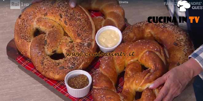 È sempre mezzogiorno | Bretzel giganti ricetta Fulvio Marino