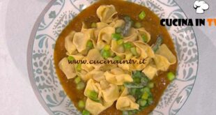 È sempre mezzogiorno | Cappellacci con caciocavallo e asparagi ricetta Antonella Ricci