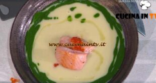 È sempre mezzogiorno | Crema di patate con salmone arrostito ricetta Michele Farru