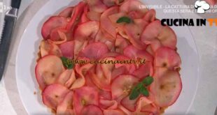 È sempre mezzogiorno | Crostata di mele fragola ricetta Antonio Paolino