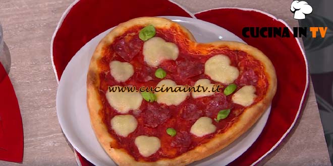 È sempre mezzogiorno | Pizza degli innamorati ricetta Fulvio Marino