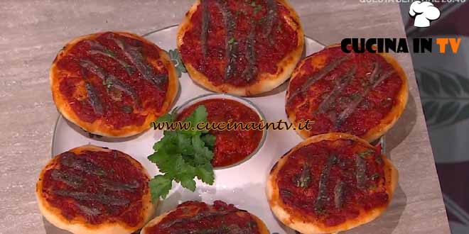 È sempre mezzogiorno | Pizzette sardenaira ricetta Fulvio Marino
