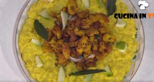 È sempre mezzogiorno | Risotto al curry e pollo croccante ricetta Sergio Barzetti