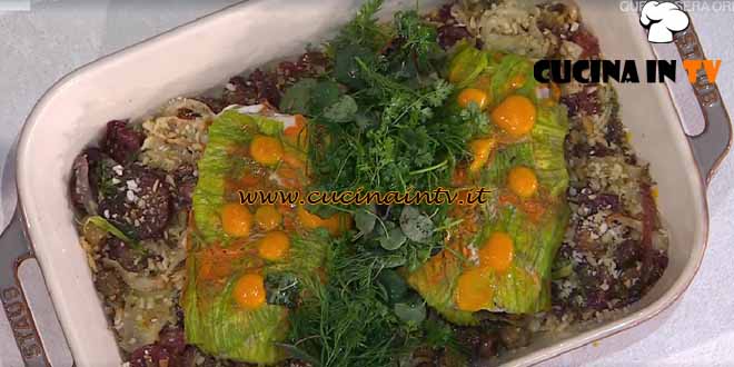 È sempre mezzogiorno | Spigola al sale con erbe e fiori ricetta Salvatore Giugliano