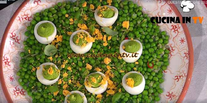 È sempre mezzogiorno | Uova e piselli in verde ricetta Barbara Agosti