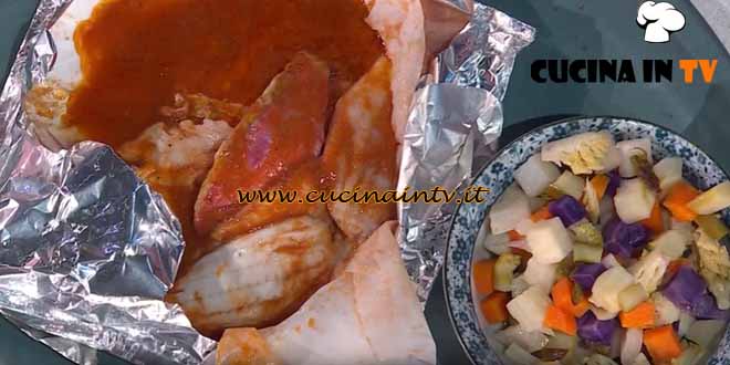 È sempre mezzogiorno | Cartoccio di triglie con giardiniera ricetta Michele Farru