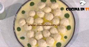 È sempre mezzogiorno | Mini canederli di ricotta ricetta Cristina Bertol