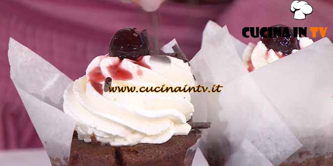 È sempre mezzogiorno | Muffin foresta nera ricetta Barbara De Nigris