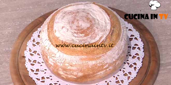 È sempre mezzogiorno | Pane in friggitrice ad aria ricetta Fulvio Marino