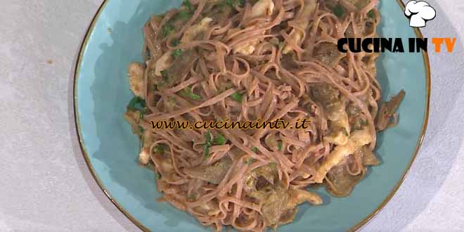 È sempre mezzogiorno | Tagliatelle integrali con pollo e carciofi ricetta Fabio Potenzano