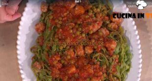 È sempre mezzogiorno | Tagliatelle all'ortica con polpette ricetta Alessandra Spisni