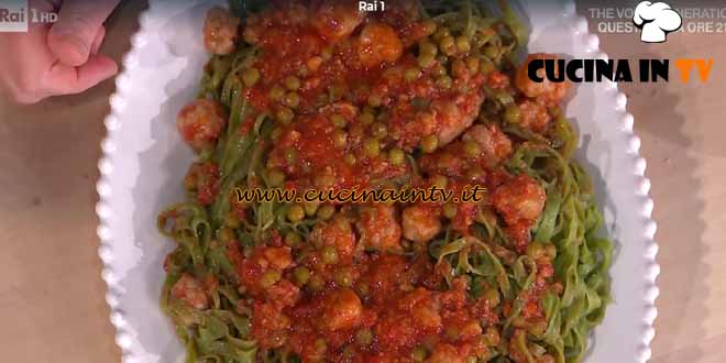 È sempre mezzogiorno | Tagliatelle all'ortica con polpette ricetta Alessandra Spisni