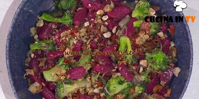 È sempre mezzogiorno | Gnocchi rosa con broccoli e acciughe ricetta Mattia e Mauro Improta