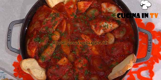 È sempre mezzogiorno | Baccalà in umido con cipolline e patate ricetta zia Cri