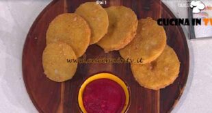 È sempre mezzogiorno | Cotolette vegetariane con salsa shock ricetta Antonella Ricci