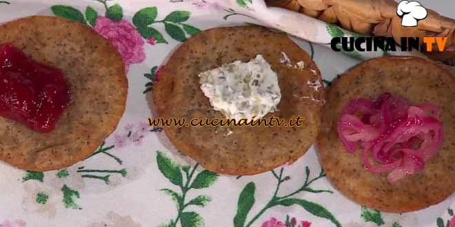 È sempre mezzogiorno | Frittelle di grano saraceno ricetta Barbara De Nigris