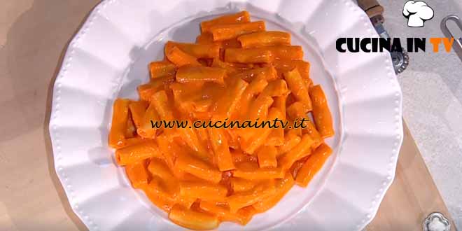 È sempre mezzogiorno | Maccheroni al pettine ricetta Elena Spisni