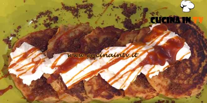 È sempre mezzogiorno | Pancakes mandorle e banana ricetta Francesca Marsetti