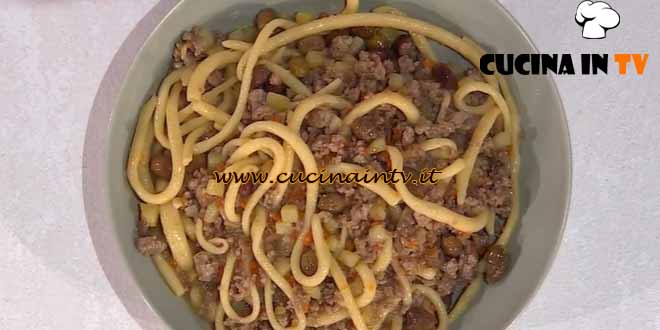 È sempre mezzogiorno | Pici al ragù bianco con olive e patate ricetta Federico Fusca