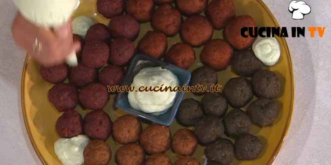 È sempre mezzogiorno | Polpette colorate ricetta Roberta Lamberti