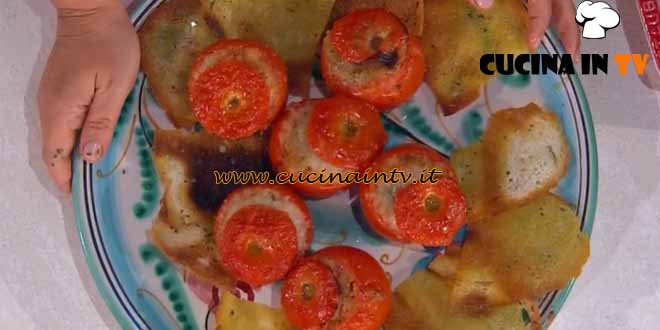 È sempre mezzogiorno | Pomodori ripieni ricetta Giusina Battaglia