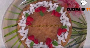 È sempre mezzogiorno | Torta cocco e lamponi ricetta Natalia Cattelani