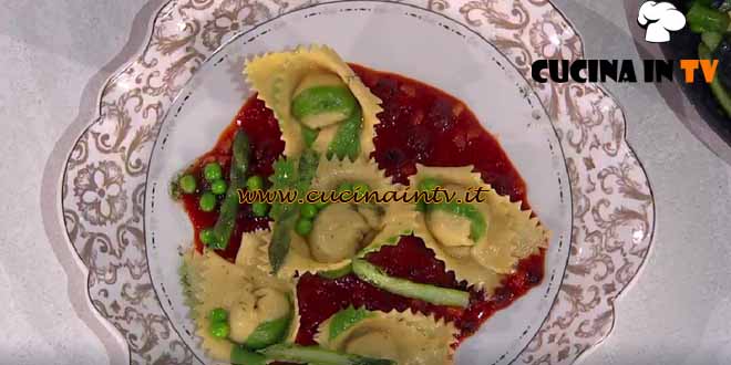 È sempre mezzogiorno | Tortelli con salsa all'anciova ricetta Fabio Potenzano